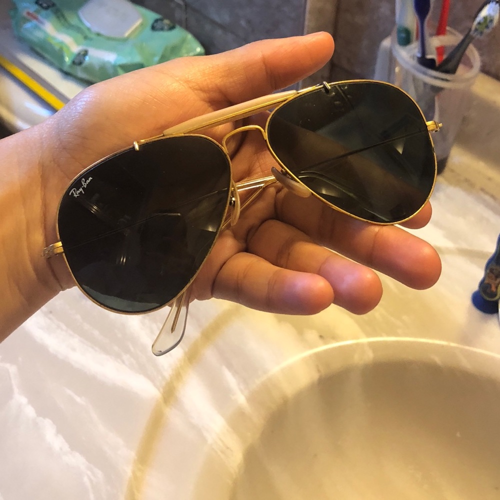 Aviator Raybans 1980s